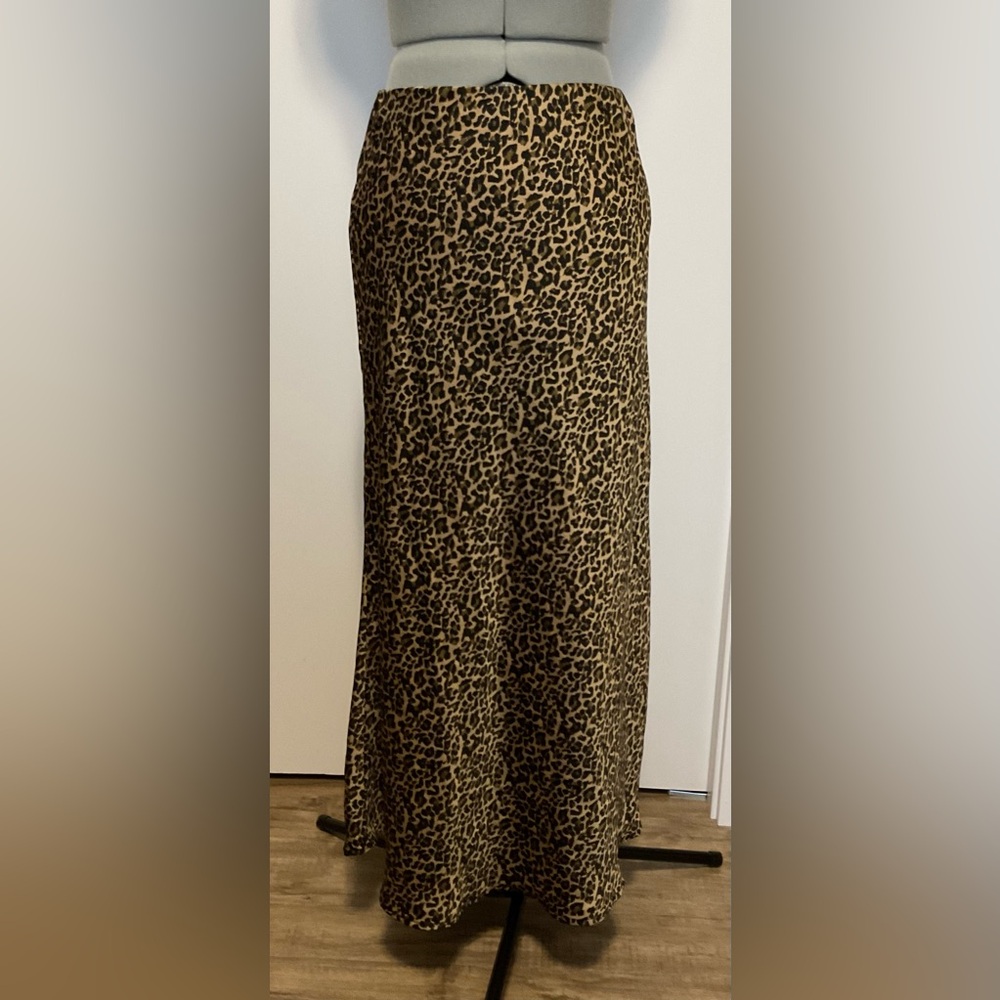 Audrey 3+1 Leopard Print Satin Maxi Skirt size xs (tagless)